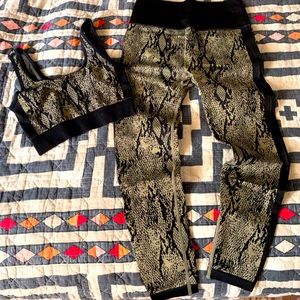 Unused Fabletics Green Reptilia/Black High-Waisted Legging & Sports Bra set.